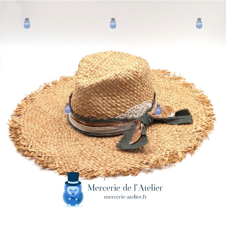Capelina de Ráfia Natural - Aba com Franjas