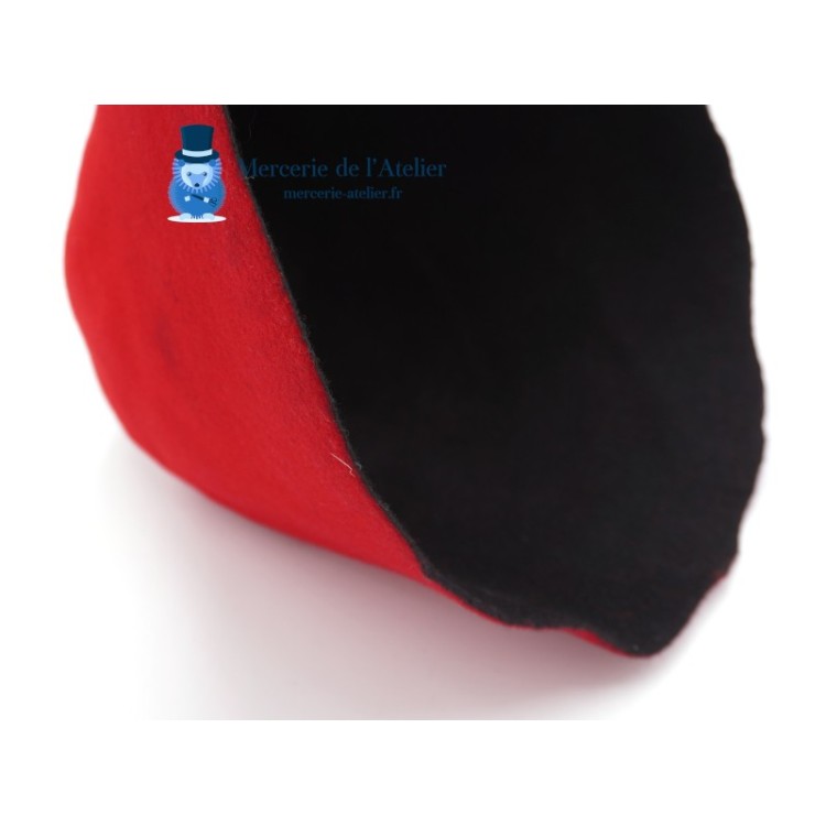 Cone em feltro de lã bicolor - Vermelho Cereja e Preto